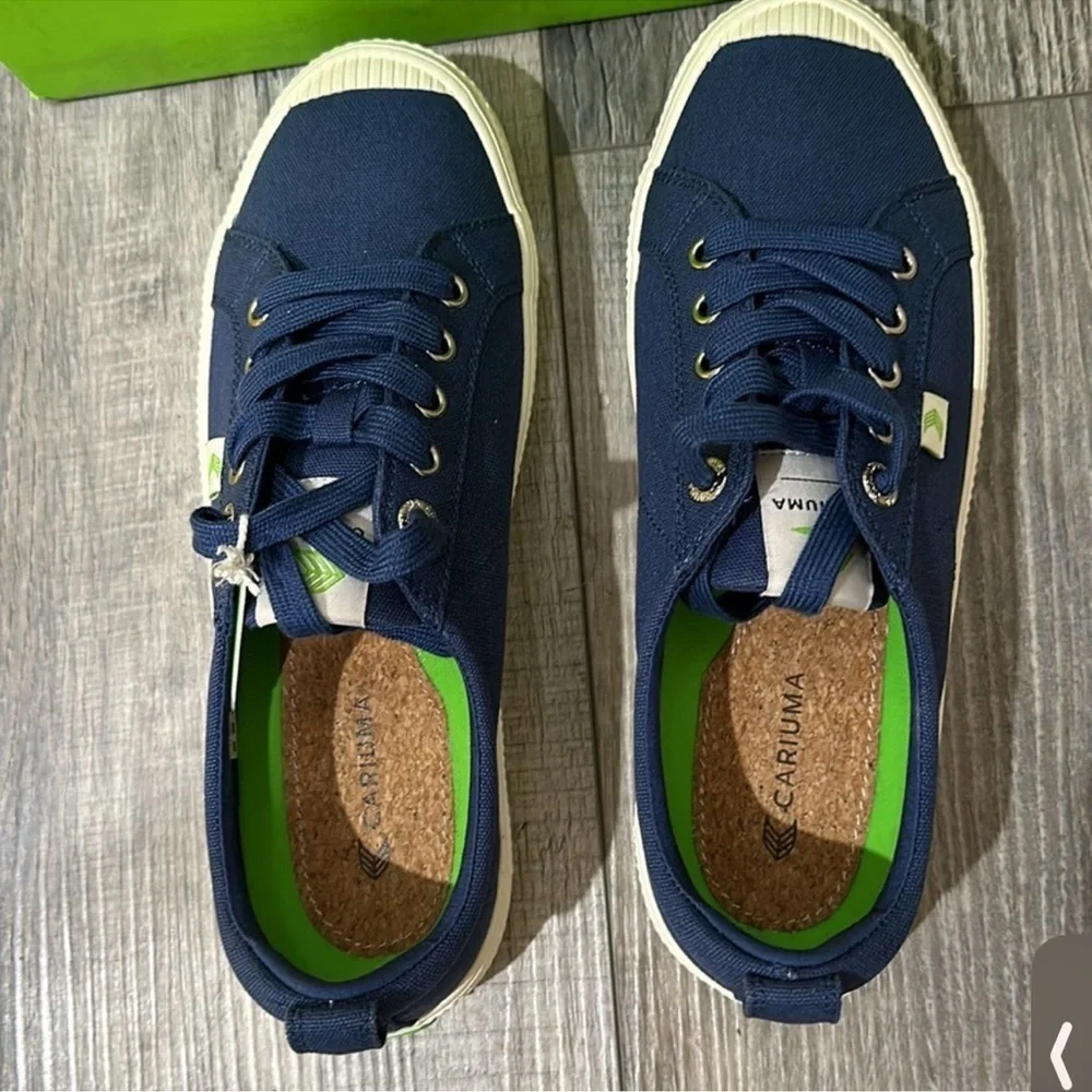Nwt Cariuma Blue Canvas Sneaker. 9.5 women’s & 8 men’s